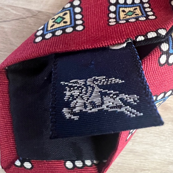 Burberry Diamond Printed Silk Tie - Picture 5 of 7